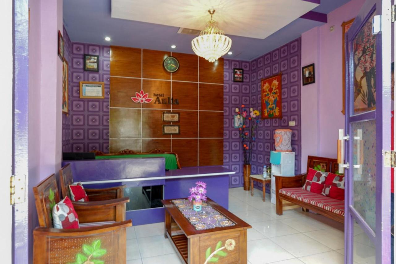 Reddoorz @ Hotel Aulia Majene Exterior photo