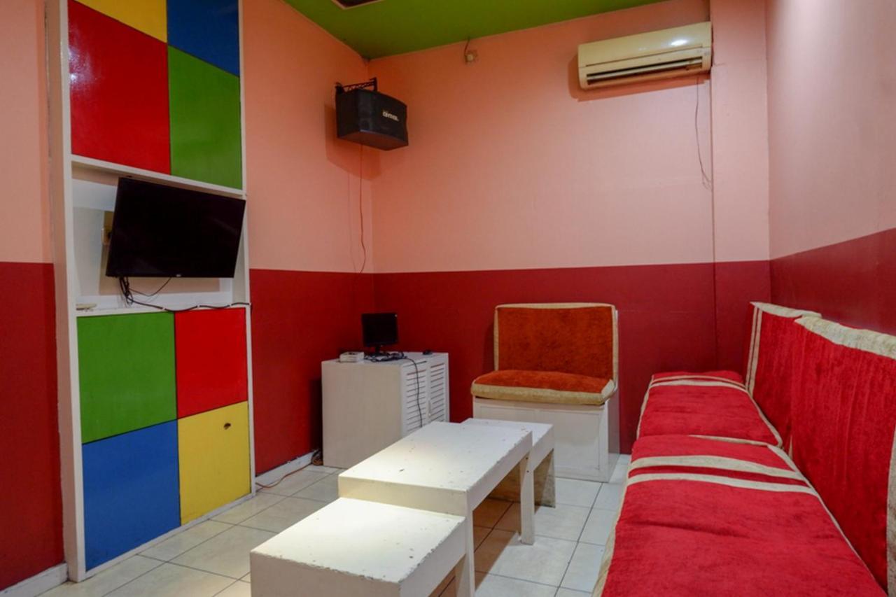 Reddoorz @ Hotel Aulia Majene Exterior photo