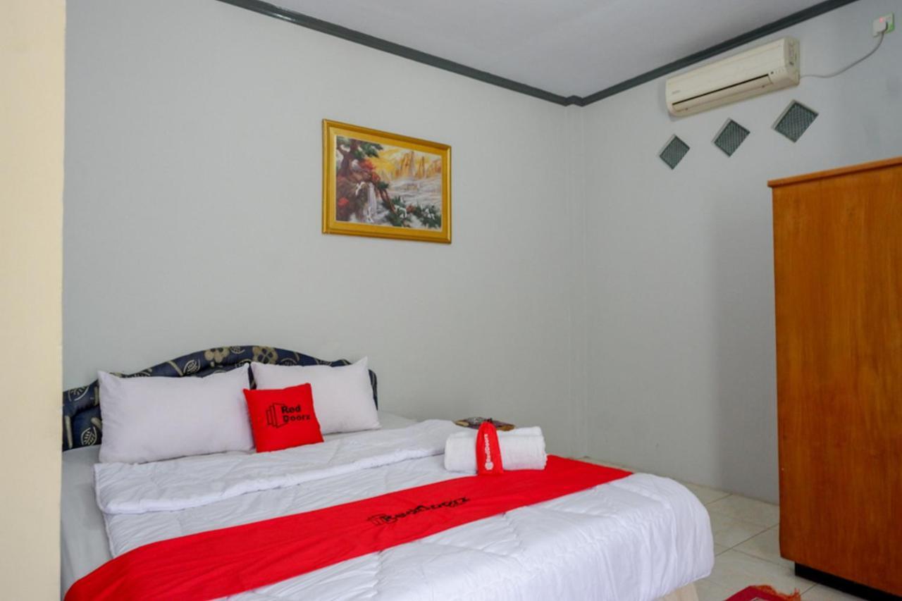 Reddoorz @ Hotel Aulia Majene Exterior photo