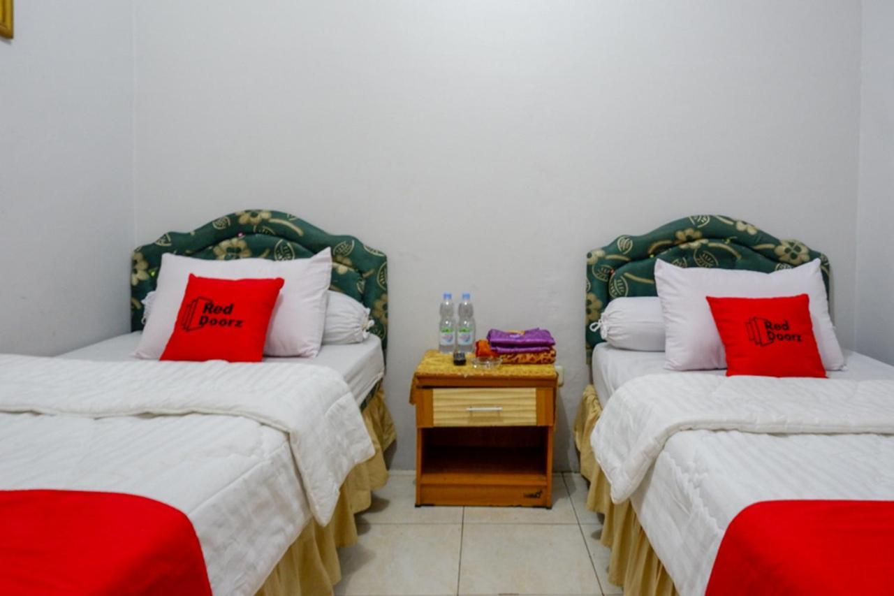 Reddoorz @ Hotel Aulia Majene Exterior photo