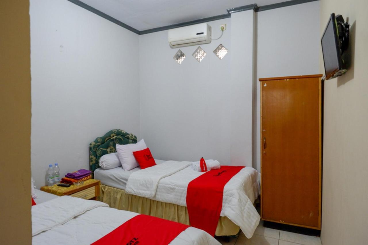 Reddoorz @ Hotel Aulia Majene Exterior photo